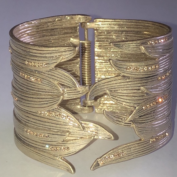 Jewelry - CTI Gold Tone Rhinestone Leaf Style Boho Cuff Bracelet
